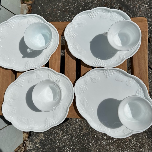 Milk Glass White Harvest Grape Snack Luncheon Cup & Plate Sets-8 Pieces-Vintage - Picture 3 of 6
